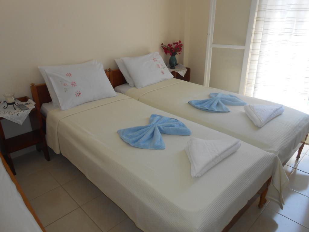 Meletis * Parikia (Paros)